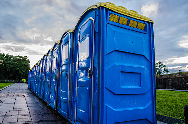 Best Porta potty delivery and setup  in St Peters, MO